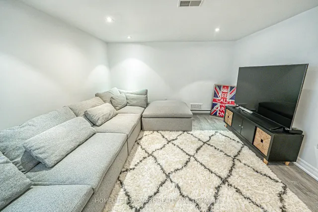 Additional image 30 of 212 York Mills Rd