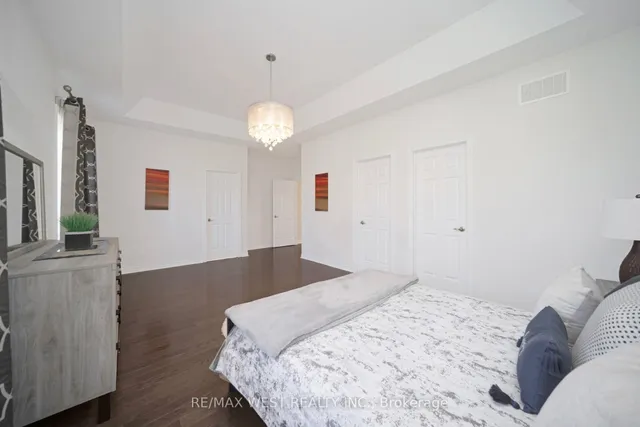 房产图片 30 - 198 Jessie Caverhill Pass