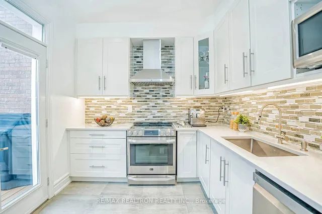 Additional image 10 of 886 Pape Ave