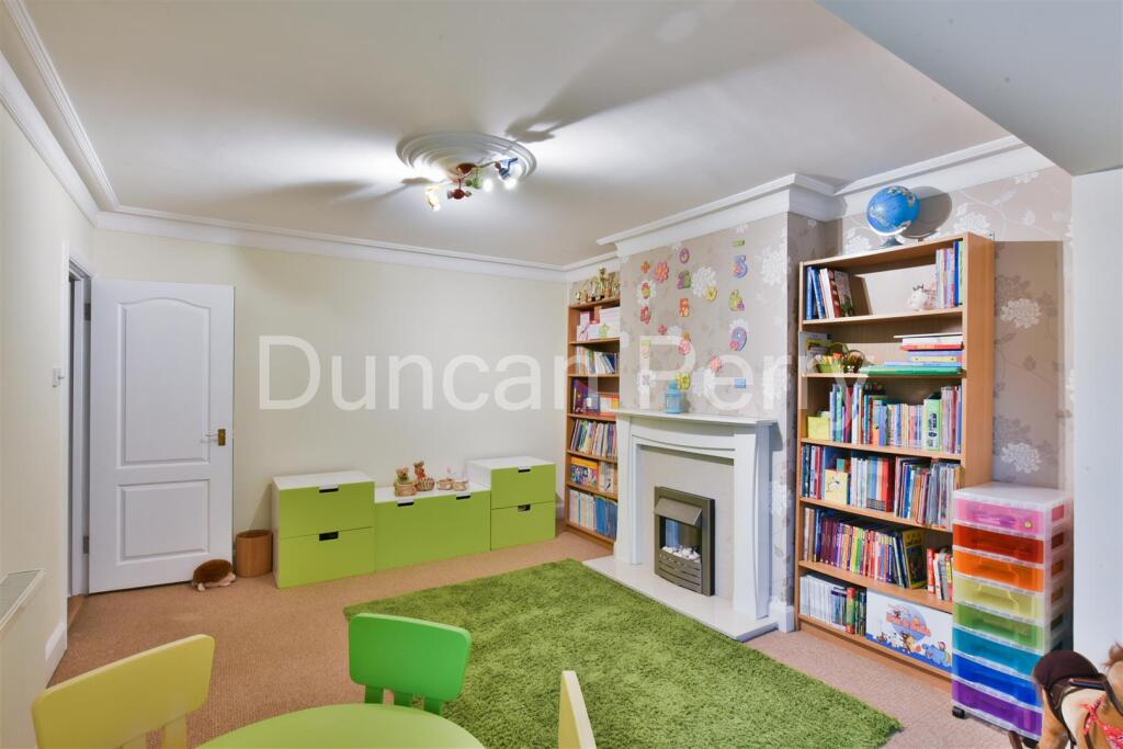 Additional image 29 of Moffats Lane, Brookmans Park, Herts
