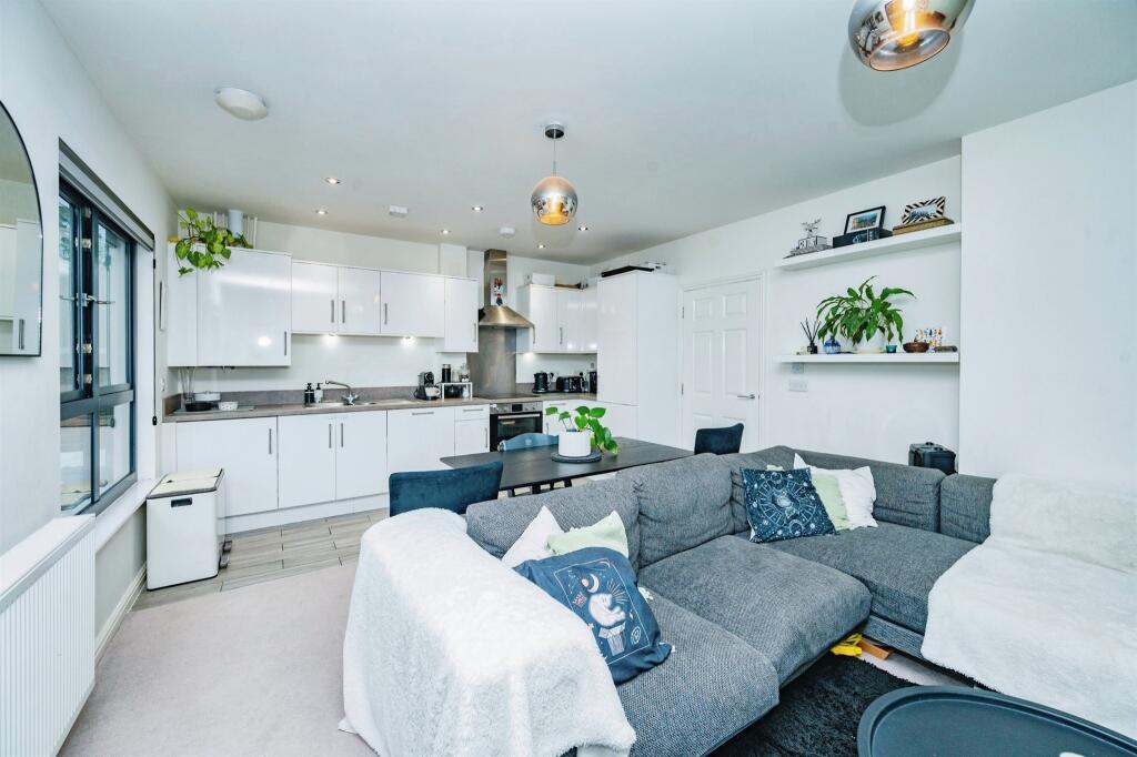 Additional image 7 of Sun Lane, Harpenden