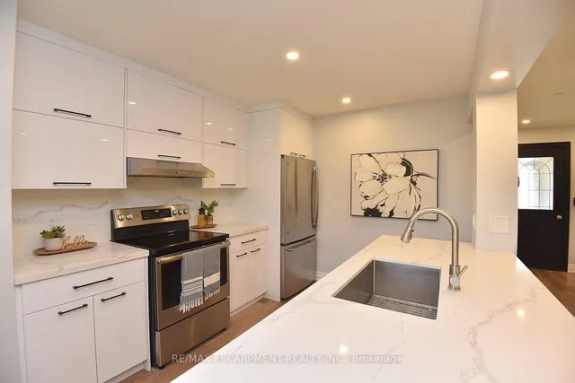 Additional image 27 of 459 Woodview Rd Unit 4