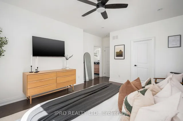 Additional image 19 of 86 Roosevelt Rd