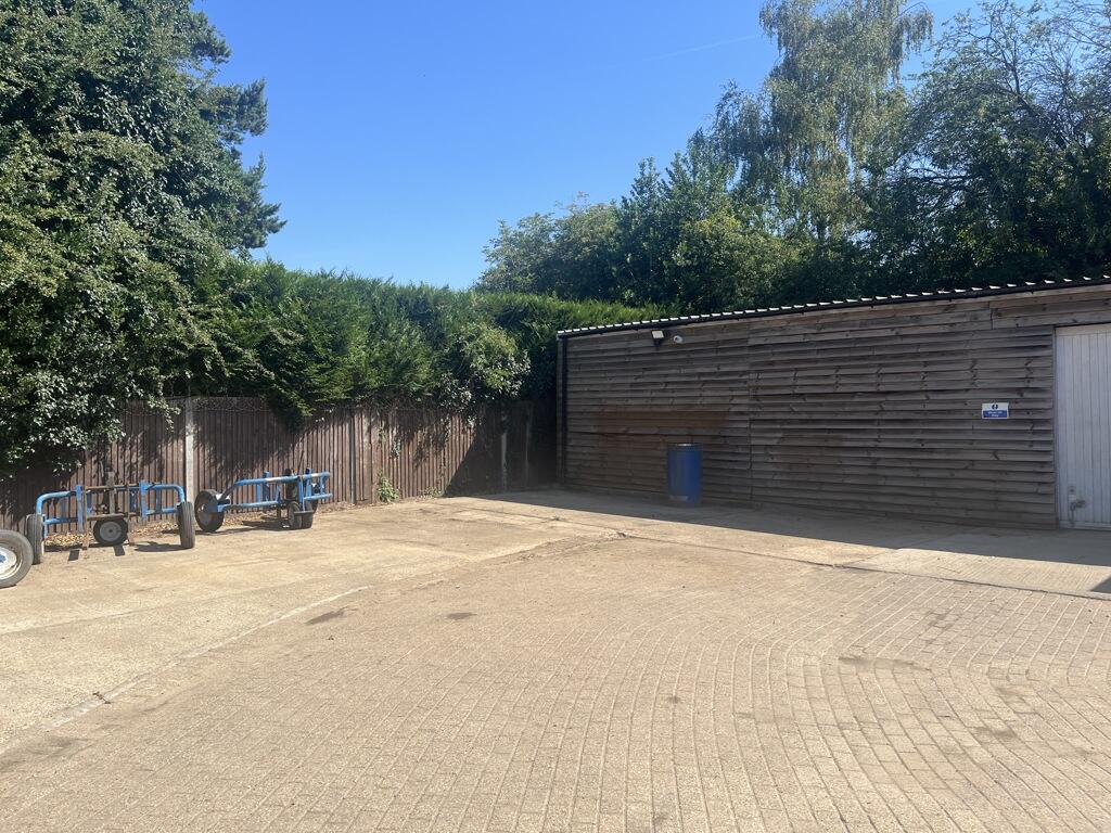 Additional image 11 of C10 & C11 Albert Bygrave Retail Park, North Orbital Road, St. Albans, Hertfordshire