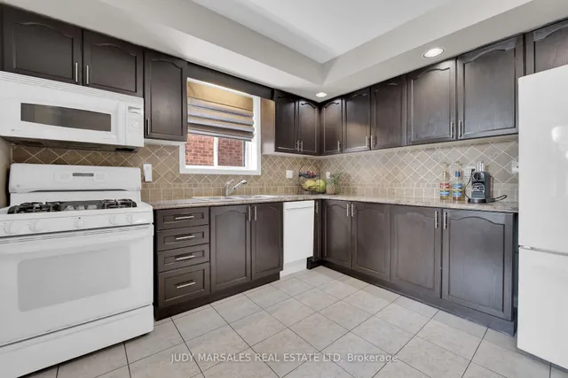 Additional image 7 of 59 East 26th St