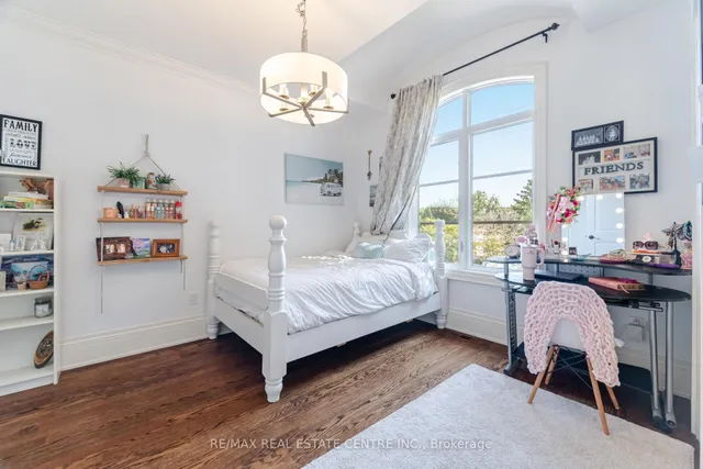 Additional image 24 of 275 Martin St