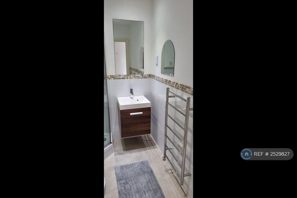 Additional image 12 of Bennets Lodge, Harpenden, AL5