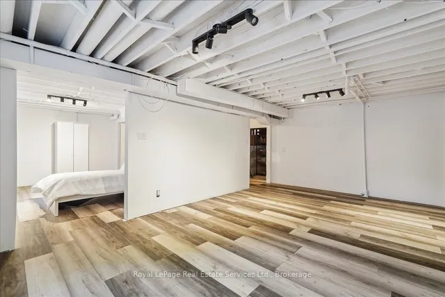 Additional image 33 of 471 Deerhurst Dr