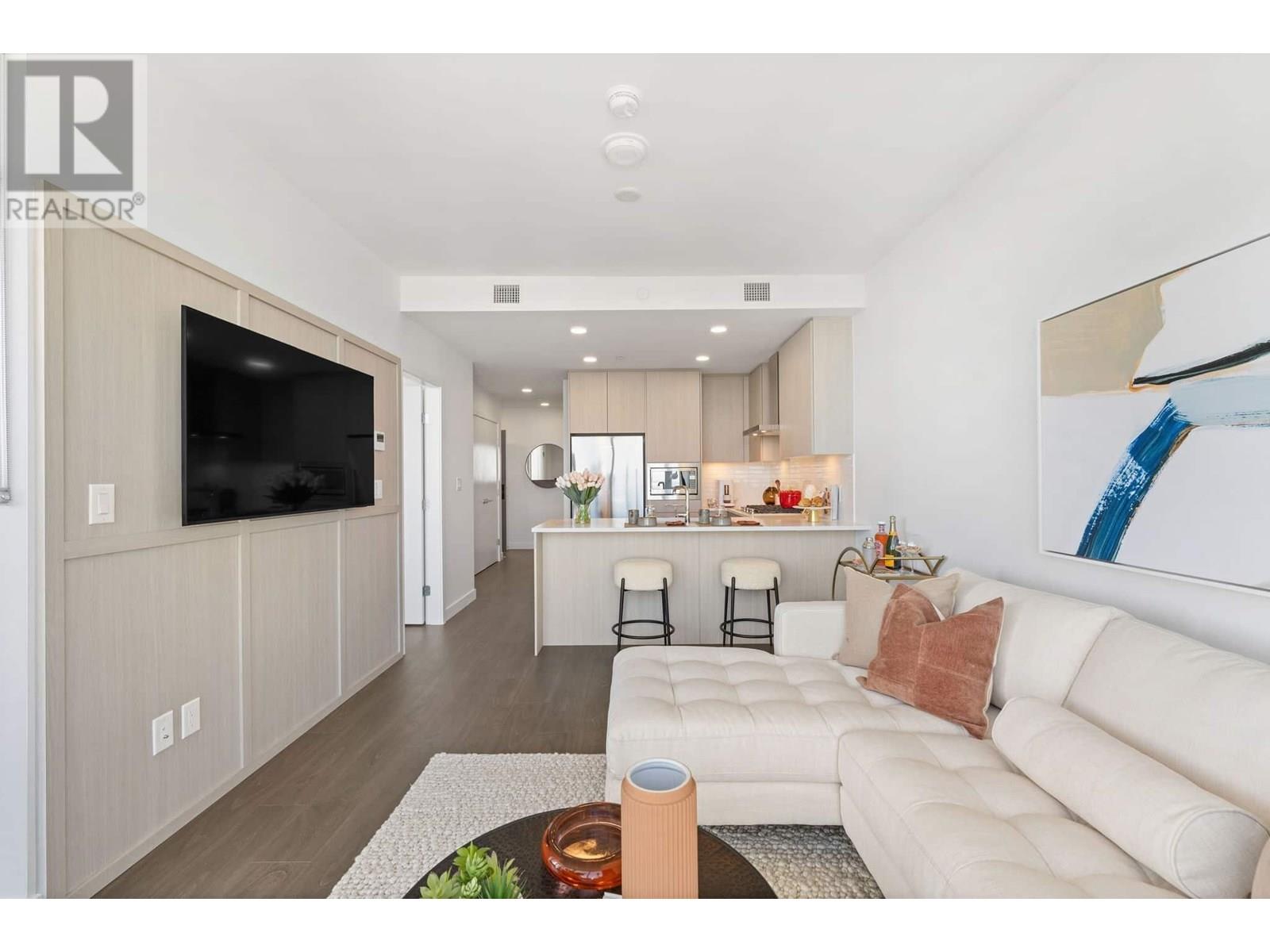 1805 518 CLARKE ROAD|Coquitlam, British Columbia V3J0S7