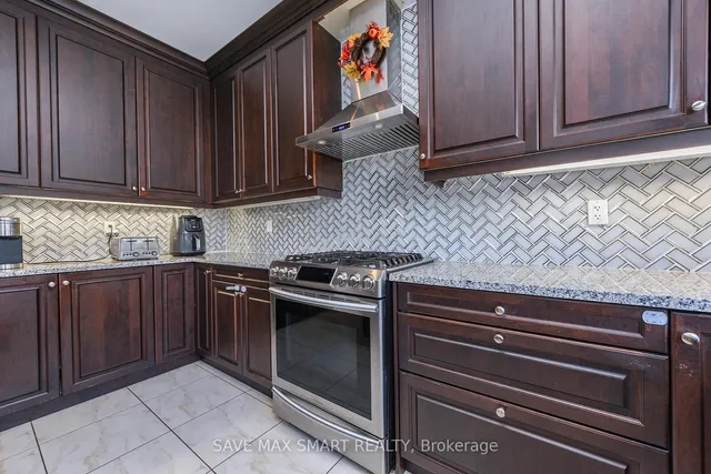 Additional image 21 of 13 Royal west Dr