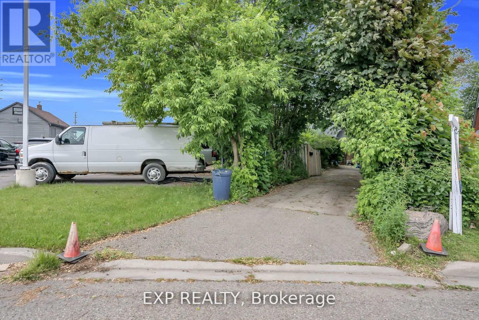 3 HARROW STREET|Mississauga (Malton), Ontario L4T1J2