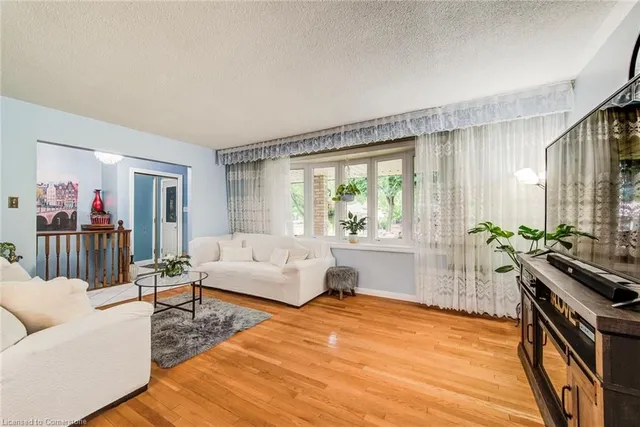 Additional image 12 of 170 Martinglen Cres