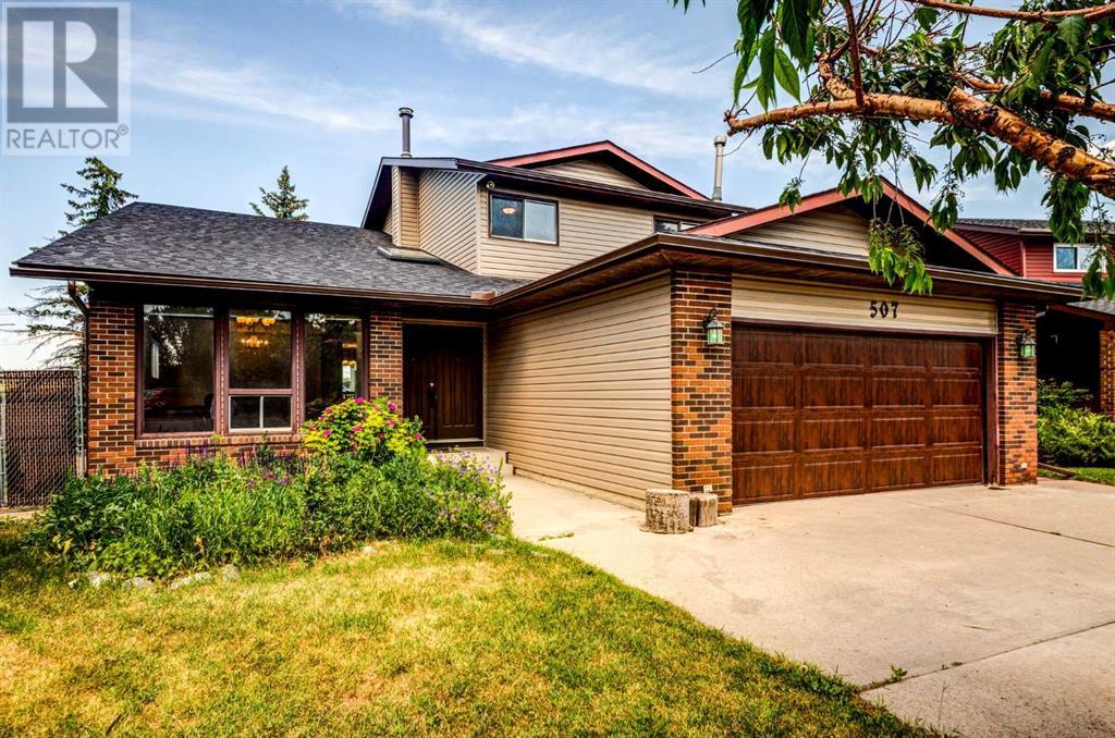 507 Bernard Mews NW|Calgary, Alberta T3K2H9