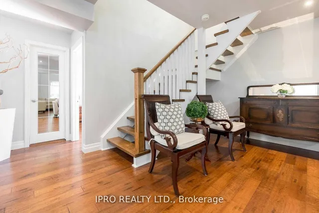 Additional image 21 of 18 Sunset Blvd