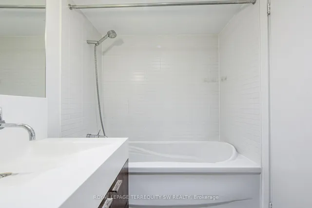 Additional image 16 of 110 Charles St Unit 707