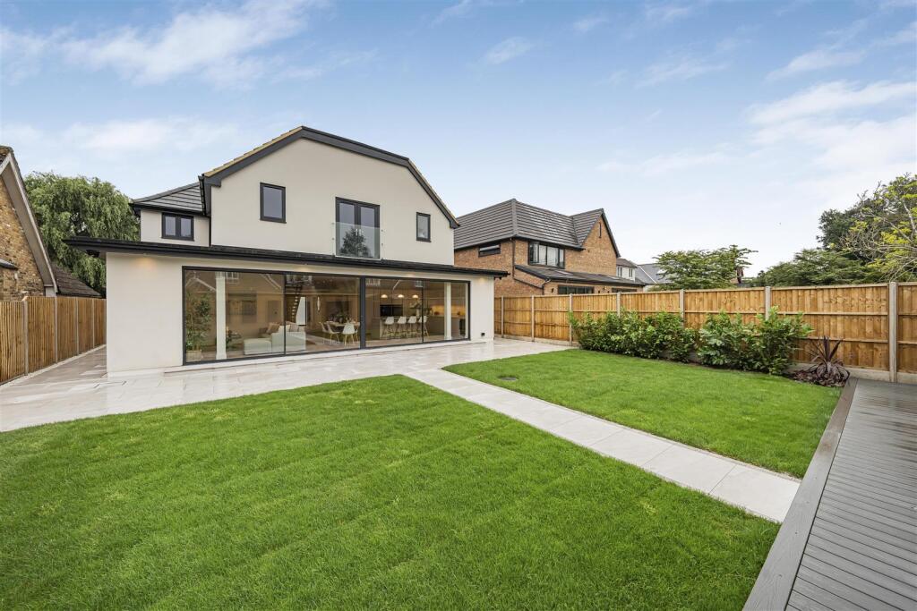 Additional image 35 of Bucknalls Drive, Bricket Wood, St. Albans