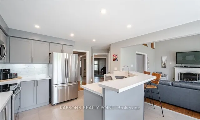 房产图片 4 - 26 Baccarat Cres