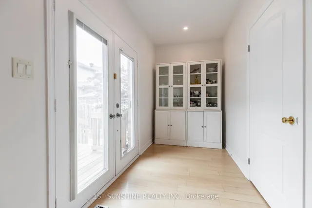 Additional image 18 of 233 SPRINGVALLEY Cres