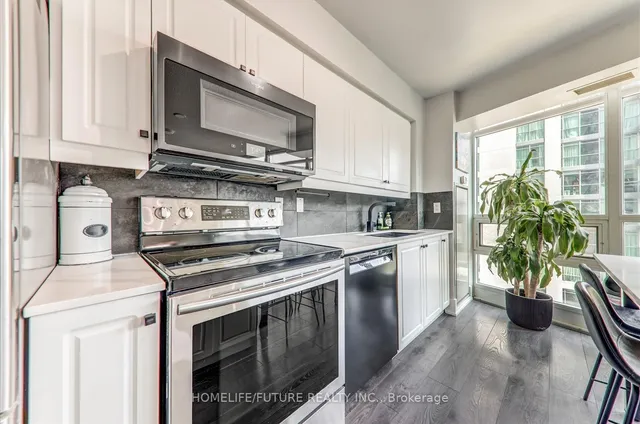 Additional image 14 of 215 Fort York Blvd Unit 1011