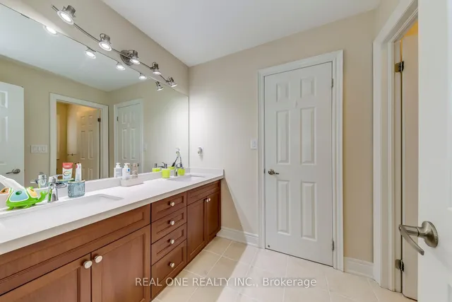 Additional image 34 of 2336 Thruxton Dr