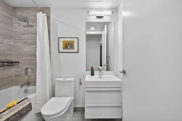 Additional image 36 of 39 Roehampton Ave Unit 408