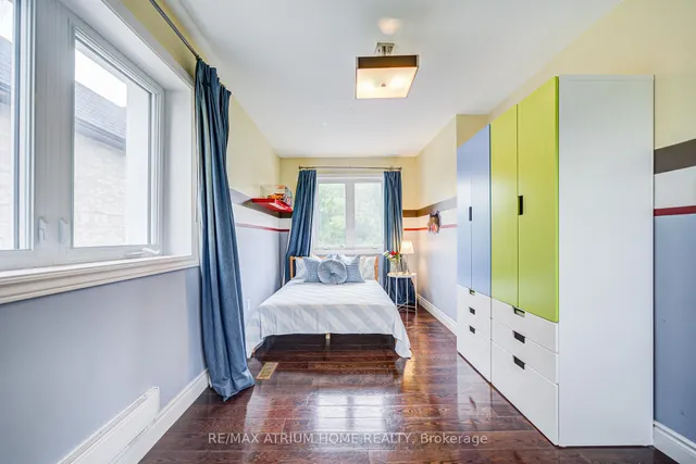 Additional image 40 of 293 Poyntz Ave