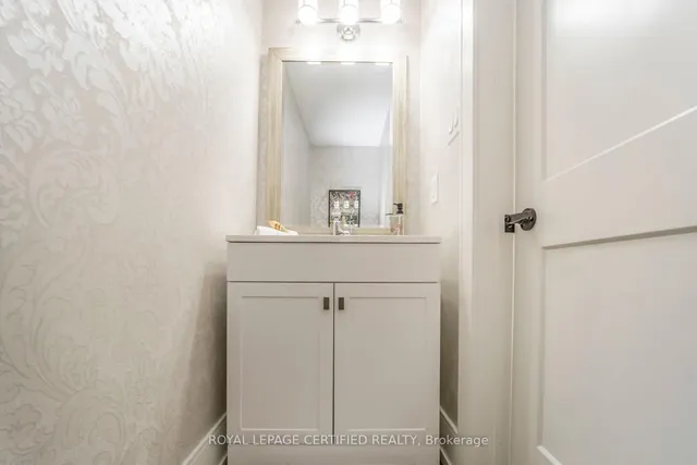 Additional image 7 of 53 Vintage Gate