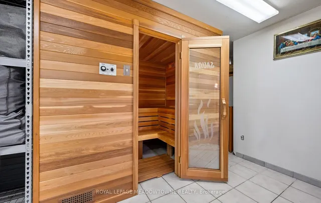 Additional image 40 of 36 Shadywood Rd