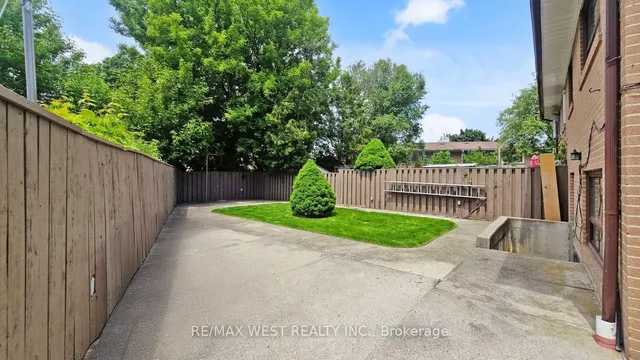 Additional image 43 of 12 Franson Cres