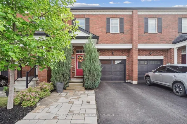 房产图片 2 - 755 Banks Cres