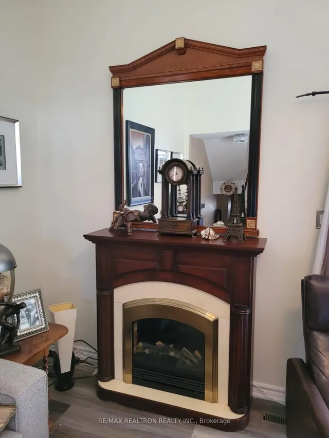 Additional image 20 of 7707 Darcel Ave Unit 26