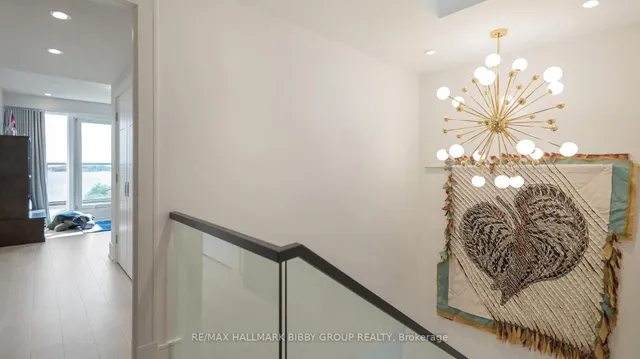 Additional image 31 of 99 Harbour Sq Unit 613