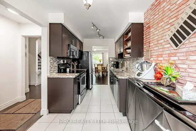 Additional image 9 of 345 Meadows Blvd Unit 19