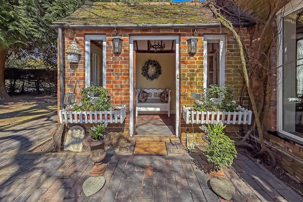 Additional image 10 of Sandridgebury Lane, Sandridgebury, St. Albans