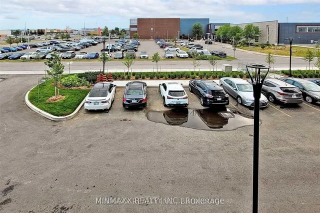 房产图片 39 - 1050 Main St 单元222