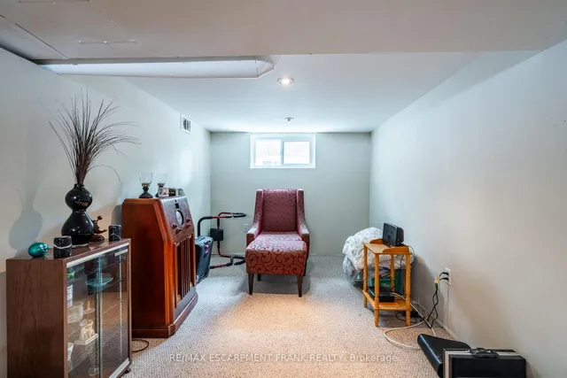 房产图片 32 - 209 东13街