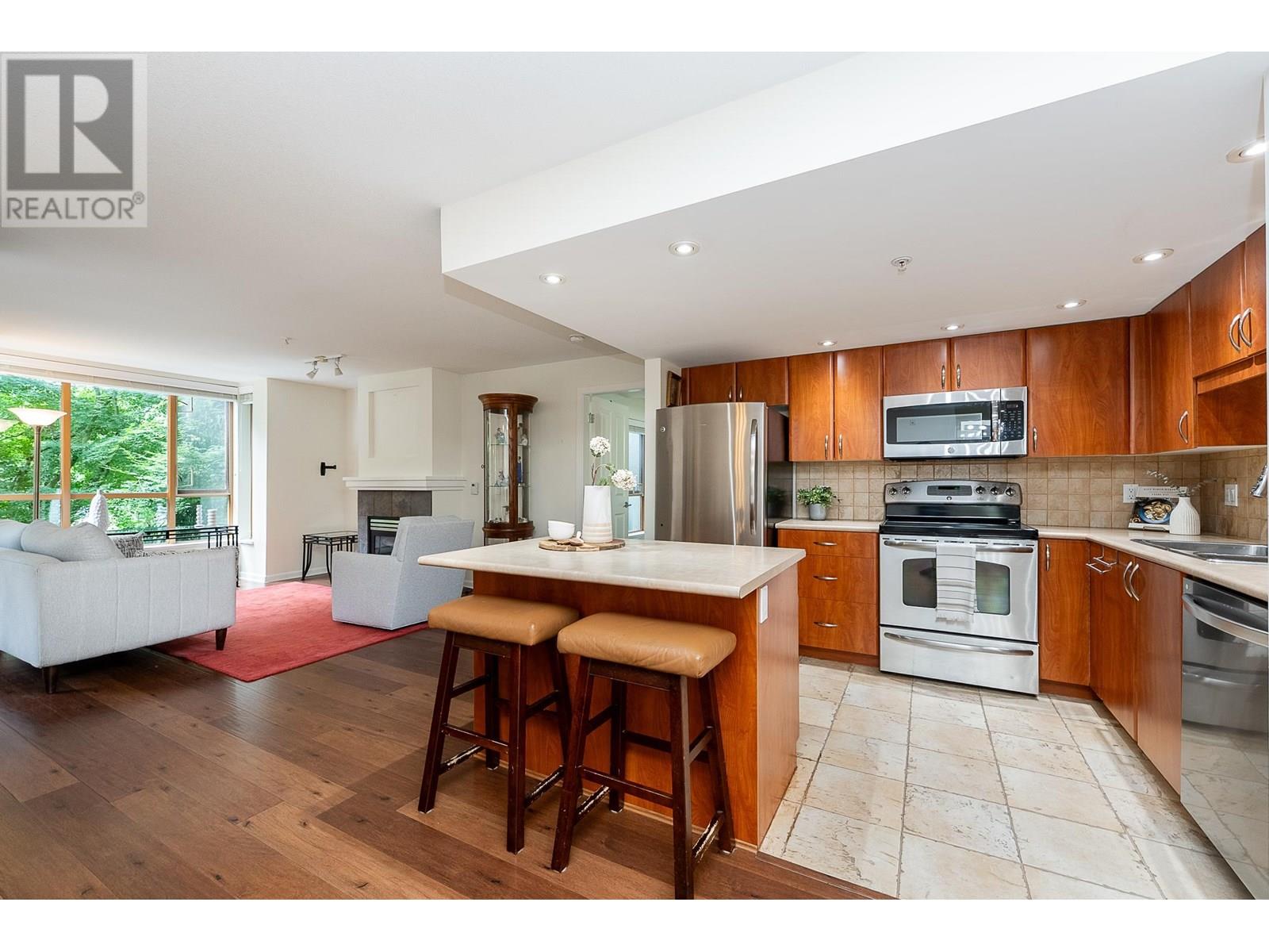 219 285 NEWPORT DRIVE|Port Moody, British Columbia V3H5J6