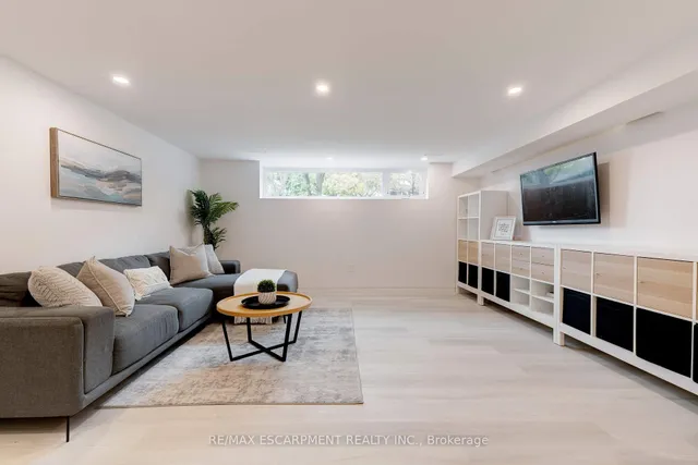 Additional image 38 of 627 Mullin Way