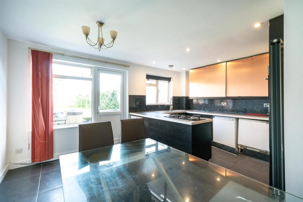 Additional image 7 of Hunt Close, St. Albans