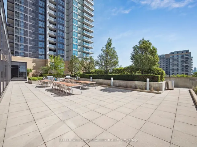 房产图片 23 - 29 Singer Crt 单元 2703