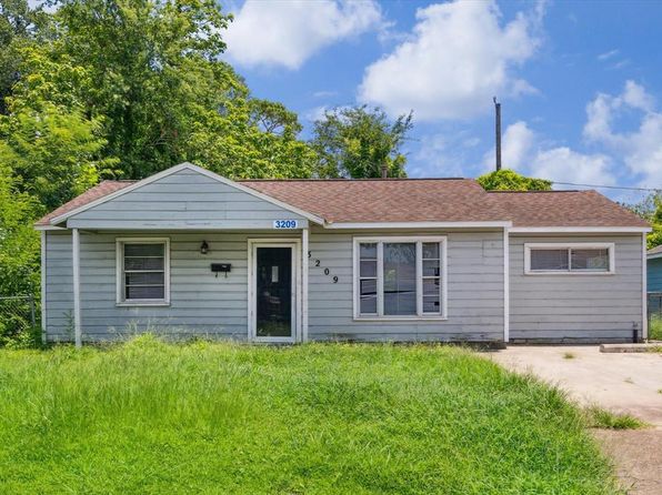 3209 McCrarey Dr, Houston, TX 77088