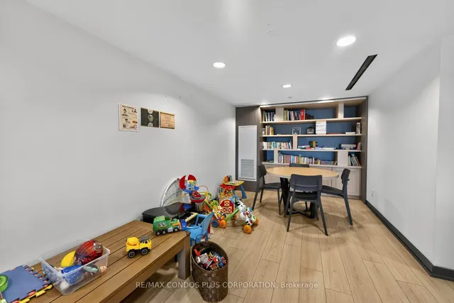 Additional image 34 of 51 East Liberty St Unit 2415