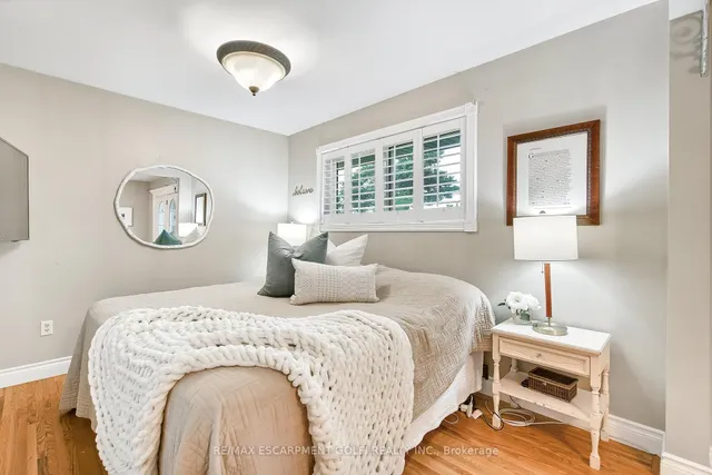 Additional image 20 of 31 Valecrest Ave