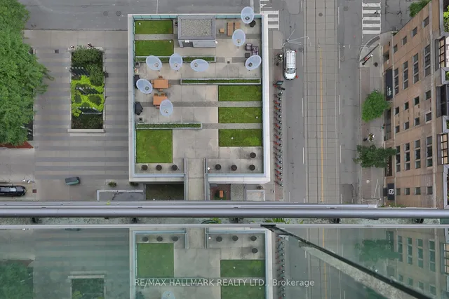 Additional image 29 of 33 Lombard St Unit 2406