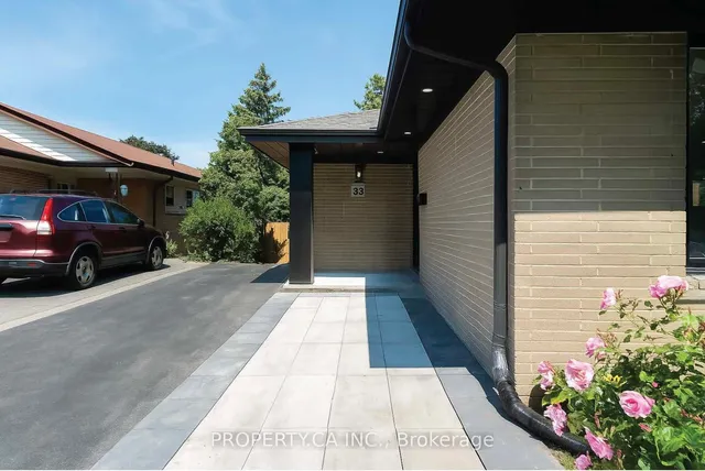 Additional image 46 of 33 Moorecroft Cres
