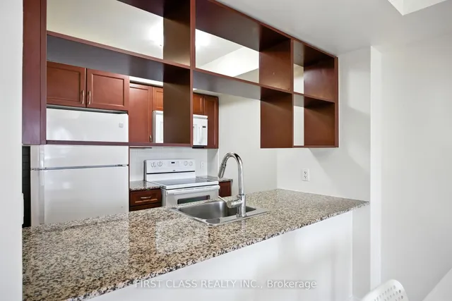 Additional image 6 of 135 Village Green Sq Unit 822