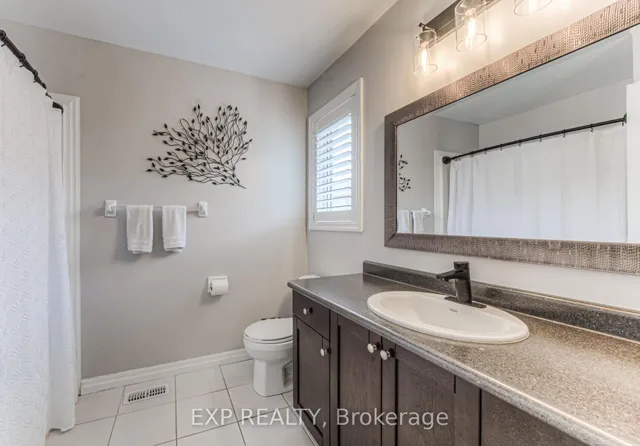 Additional image 20 of 403 Moorlands Cres