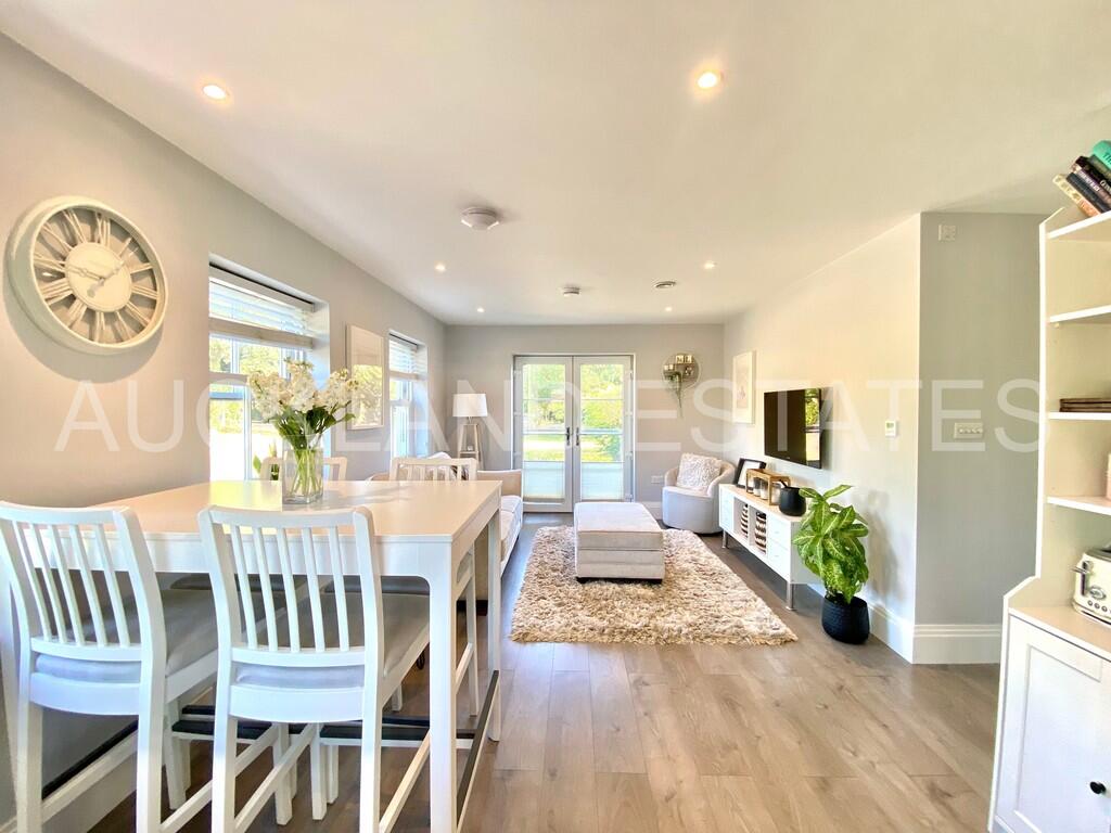 Additional image 3 of Swan Lodge, Brookmans Park