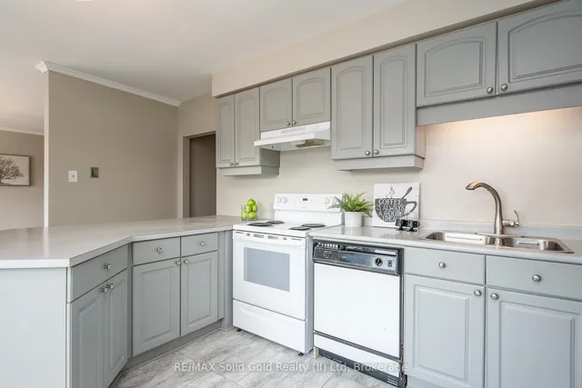 Additional image 17 of 43 Margaret Ave Unit 403