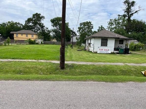 Property image for 911 Bennington St, Houston, TX 77022